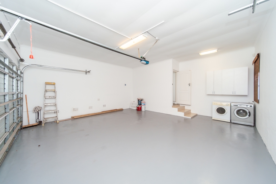 4 Bedroom Property for Sale in Bonza Bay Eastern Cape